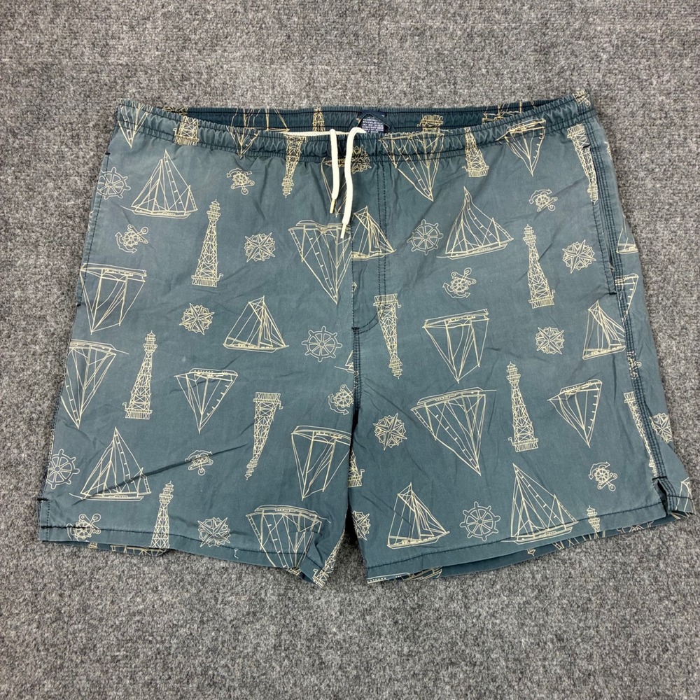 Roundtree & Yorke Mens Size Medium W40 Nautical Lighthouse Sailboat Swim Trunks
